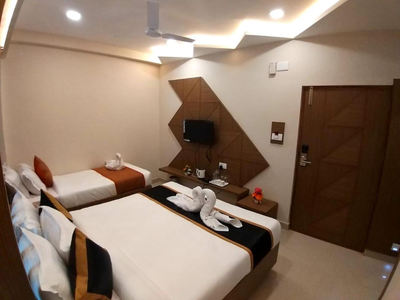 Grand Elegant Hotell Chennai Exteriör bild