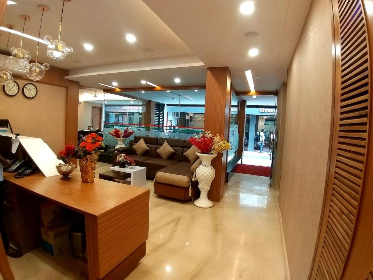 Grand Elegant Hotell Chennai Exteriör bild