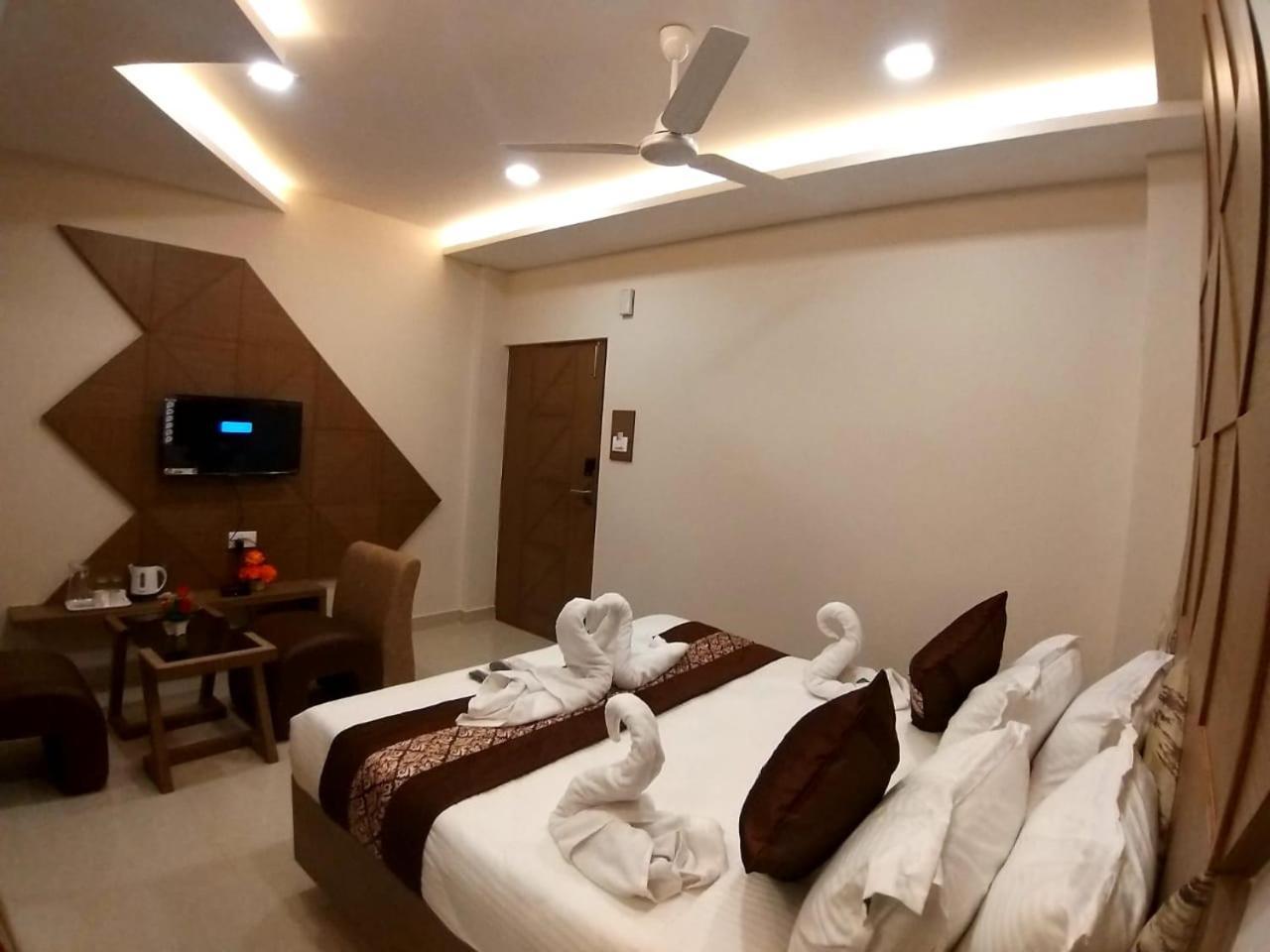 Grand Elegant Hotell Chennai Exteriör bild