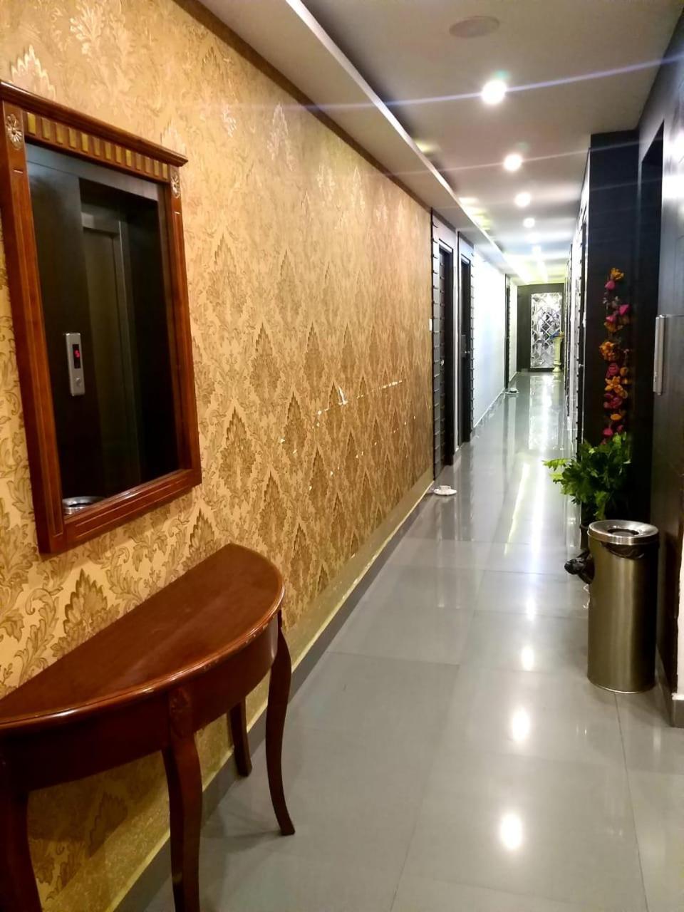 Grand Elegant Hotell Chennai Exteriör bild